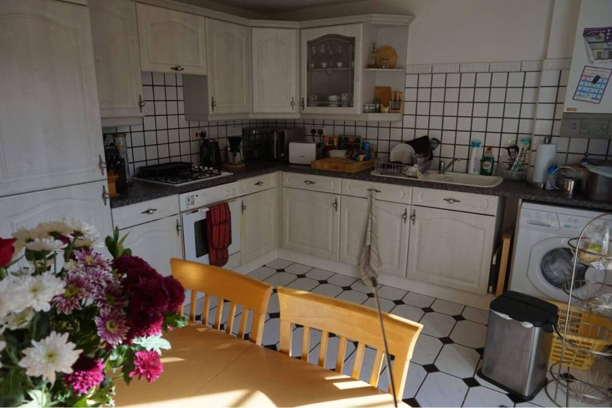 Estate agent photos of messy house on Rightmove